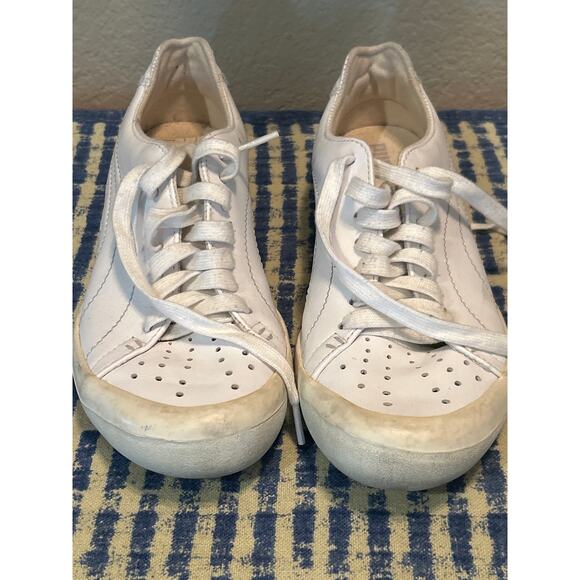 Puma Women's Leather Sneaker - Picture 2 of 8